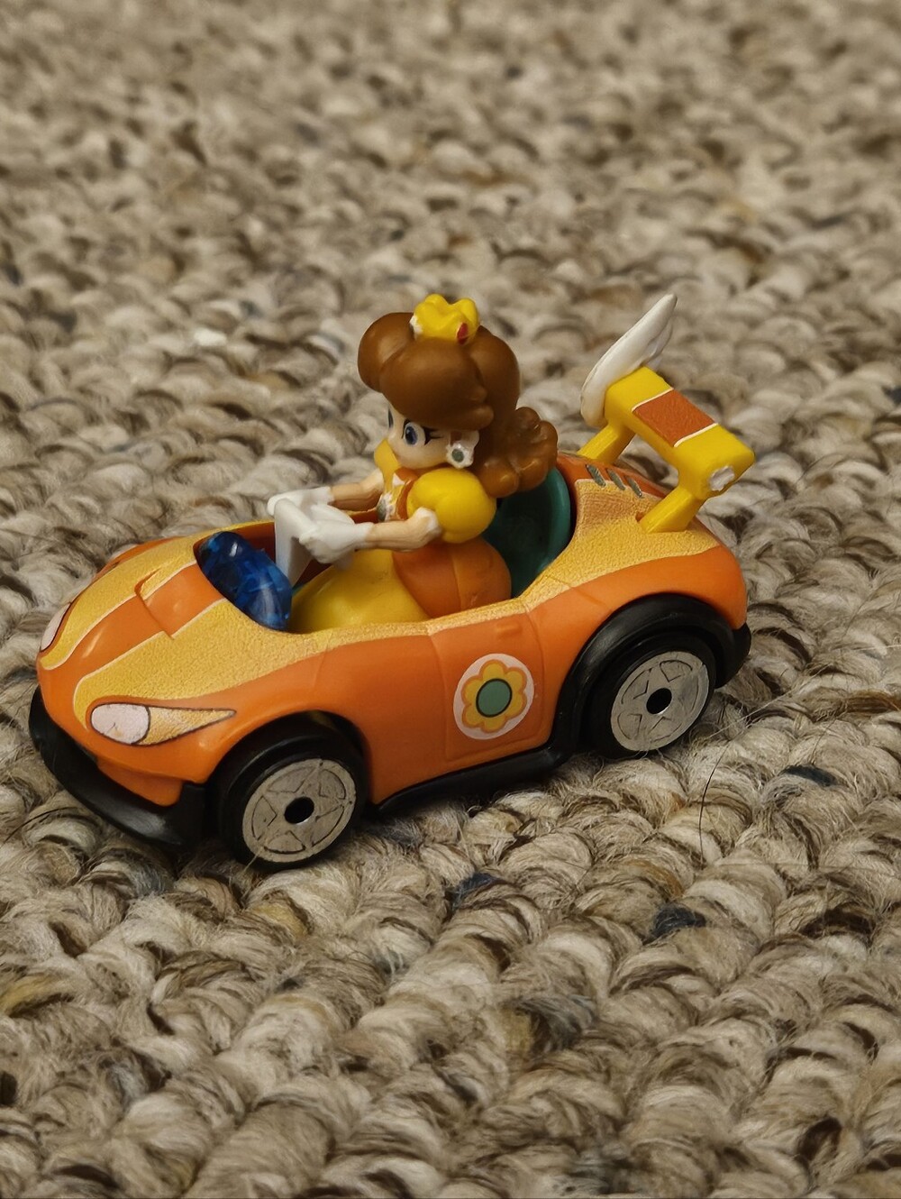 2020 Mattel Hot Wheels Mario Kart Daisy Wild Wing